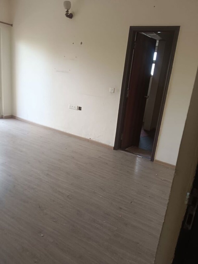 Room, spr-imperial-estate 3 Bedroom 2050 Sq.Ft. Apartment In Sector 82 Faridabad 10477609