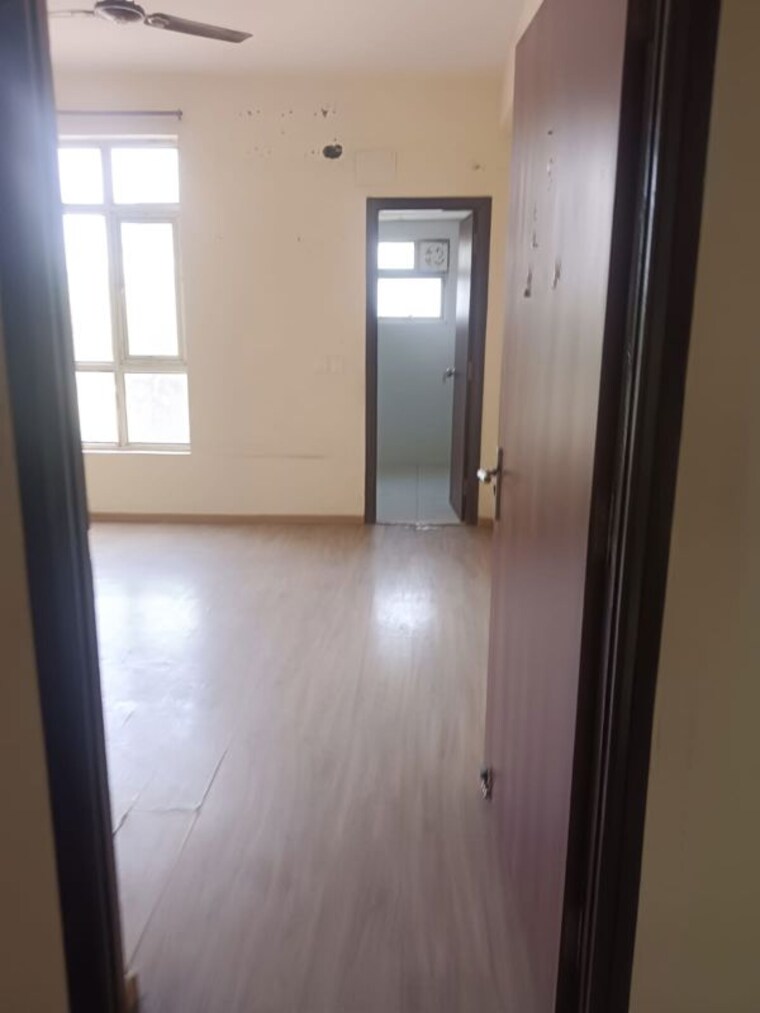 Room, spr-imperial-estate 3 Bedroom 2050 Sq.Ft. Apartment In Sector 82 Faridabad 10477609
