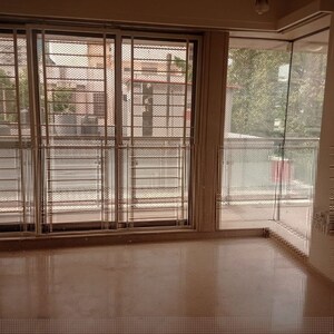 Room in 3 BHK Apartment at Mayfair Bliss, Khar West – for Rent