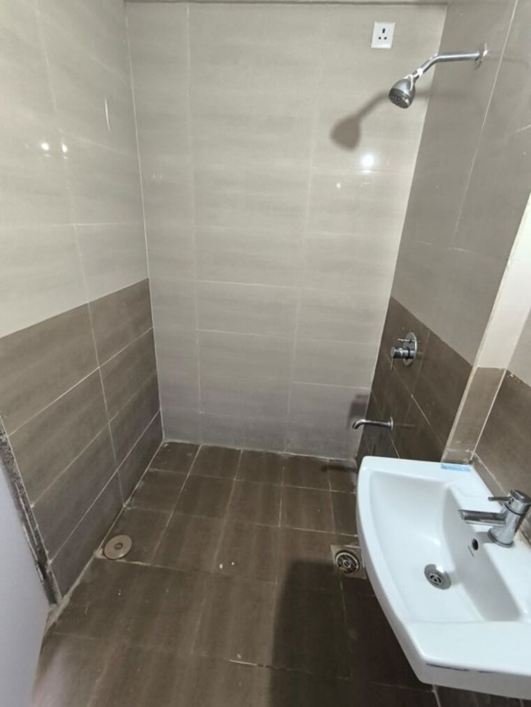 Bathroom, anand-park-koregaon 3 Bedroom 1300 Sq.Ft. Apartment In Koregaon Park Pune 10477658