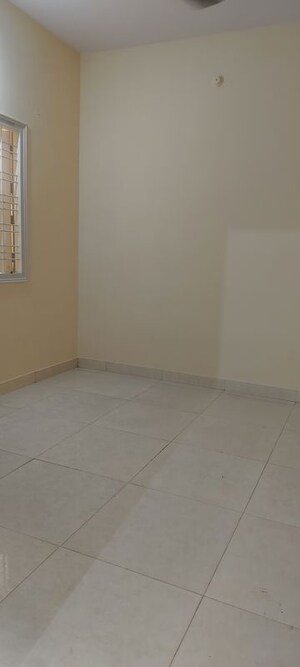 Room in 2 BHK Builder Floor at Murugesh Palya – for Rent