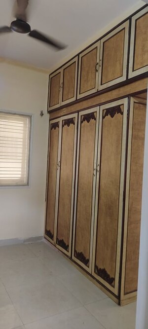 Furnished Amenities in 2 BHK Builder Floor at Murugesh Palya – for Rent