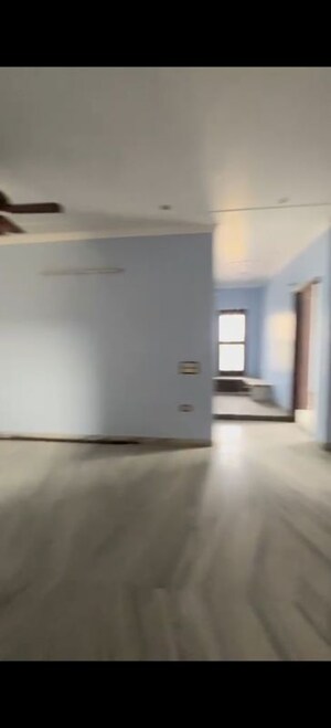 Room in 3 BHK Builder Floor at Sector 9 – for Rent