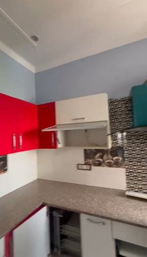 Team Area in 3 BHK Builder Floor at Sector 9 – for Rent