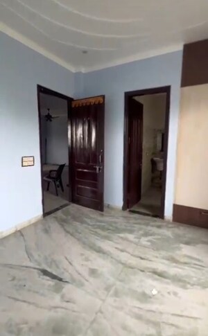 Room in 3 BHK Builder Floor at Sector 9 – for Rent