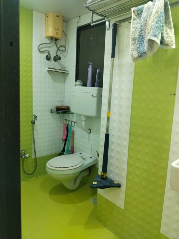 Bathroom, bhagya-apartments 2 Bedroom 698 Sq.Ft. Apartment In Andheri West Mumbai 10477686