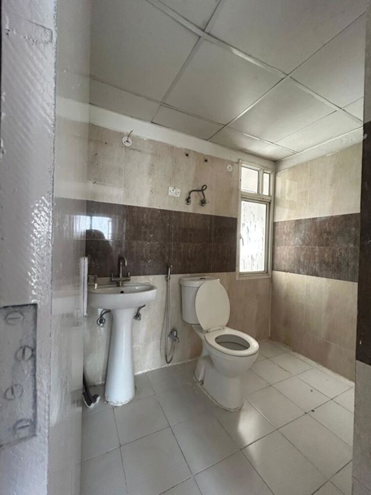 Bathroom, supertech-eco-village-ii 3 Bedroom 1440 Sq.Ft. Apartment In Sector 16b Greater Noida Greater Noida 10477703