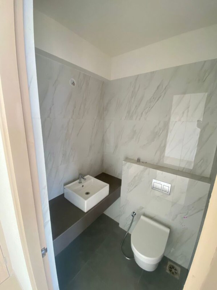 Bathroom, agarwal-infinity-height 2 Bedroom 1000 Sq.Ft. Apartment In Malad West Mumbai 10477769