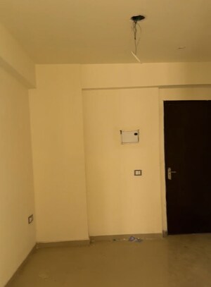 Room in 3 BHK Apartment at ROF Aalayas Phase 2, Sector 102 – for Sale