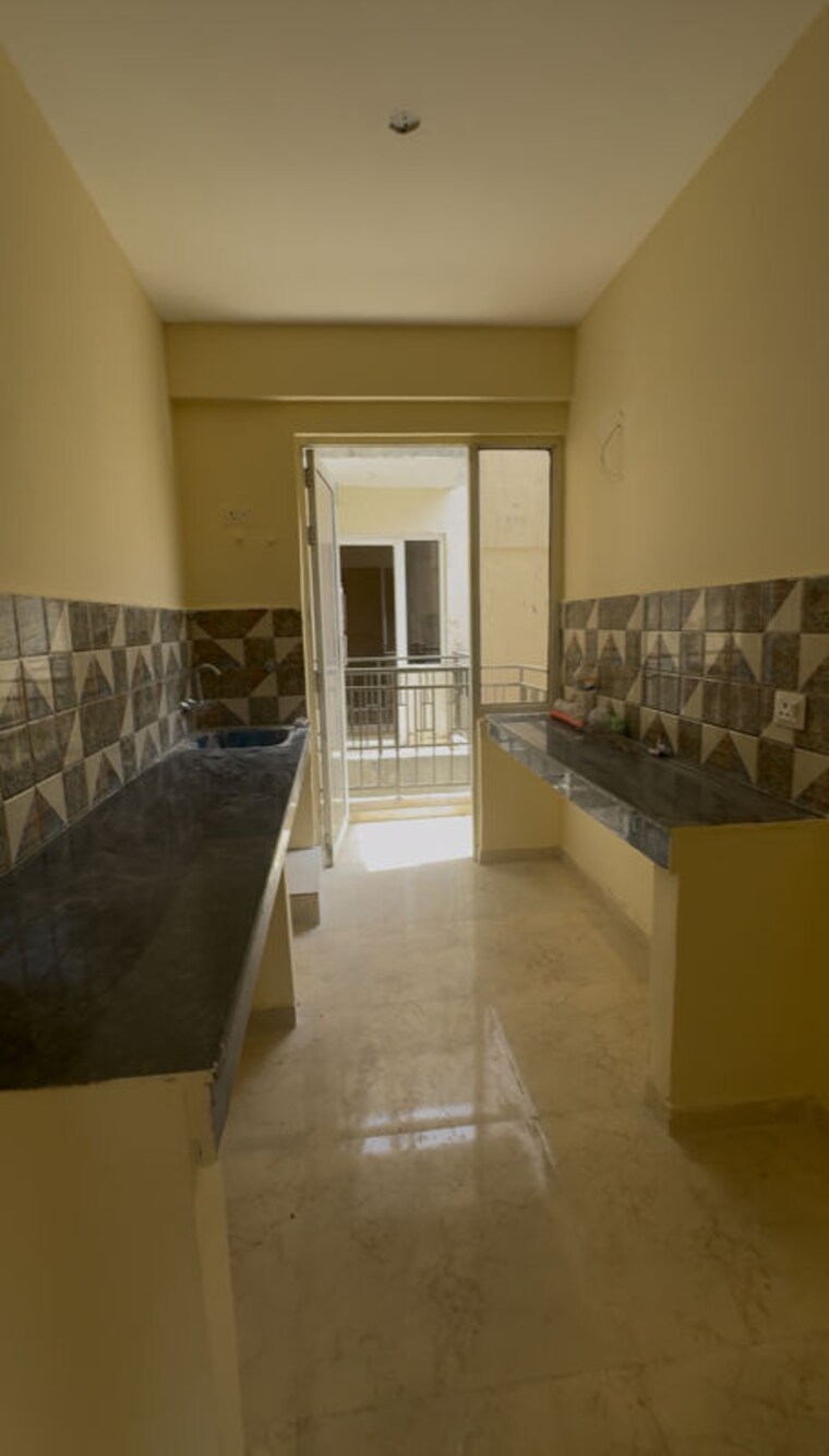 Kitchen, rof-aalayas-phase-2 3 Bedroom 645 Sq.Ft. Apartment In Sector 102 Gurgaon 10477751