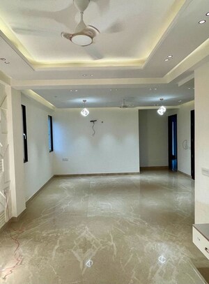 Room in 3 BHK Builder Floor at Sector 57 – for Sale
