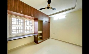Room in 2 BHK Apartment at Hsr Layout – for Rent