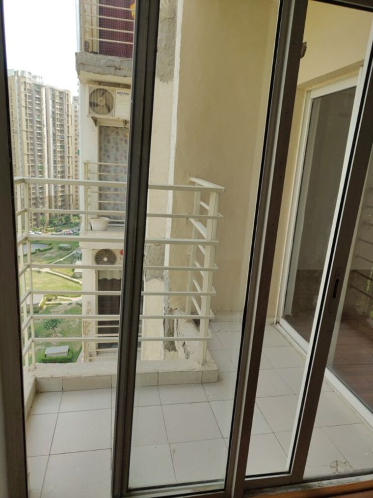 Balcony, paras-tierea-premium-floor 2 Bedroom 925 Sq.Ft. Apartment In Sector 137 Noida 10477814