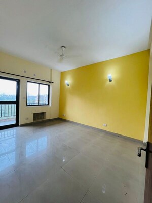 Room in 3 BHK Apartment at Ardee City Palm Grove Heights, Sector 52 – for Rent