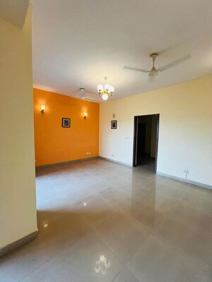 Room in 3 BHK Apartment at Ardee City Palm Grove Heights, Sector 52 – for Rent