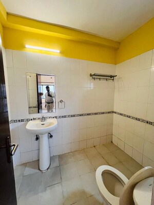 Bathroom in 3 BHK Apartment at Ardee City Palm Grove Heights, Sector 52 – for Rent