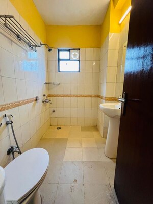 Bathroom in 3 BHK Apartment at Ardee City Palm Grove Heights, Sector 52 – for Rent