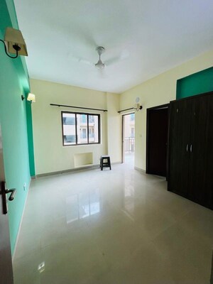 Room in 3 BHK Apartment at Ardee City Palm Grove Heights, Sector 52 – for Rent