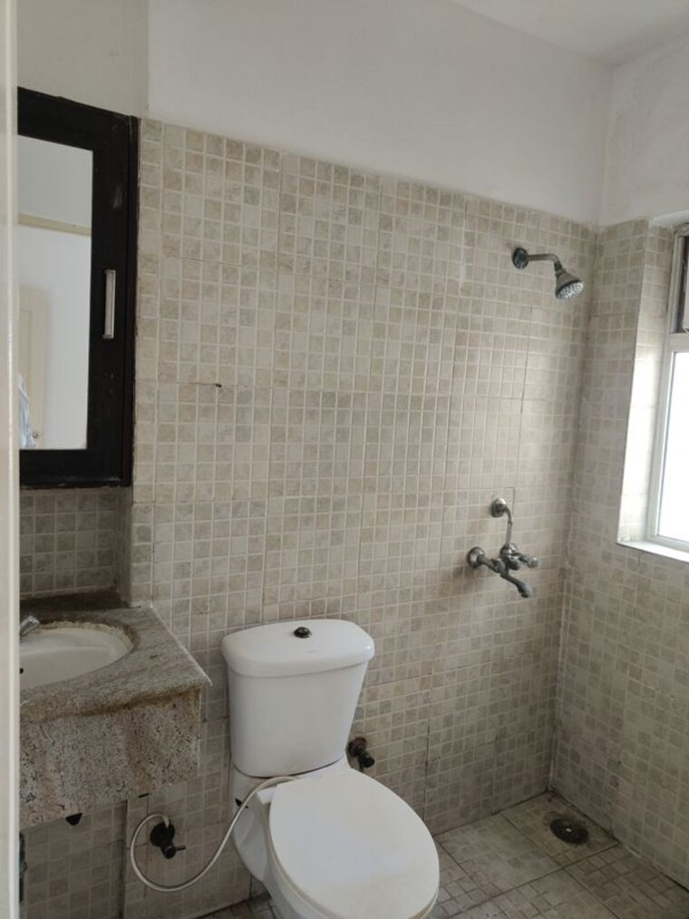 Bathroom, paras-tierea-premium-floor 2 Bedroom 925 Sq.Ft. Apartment In Sector 137 Noida 10477866