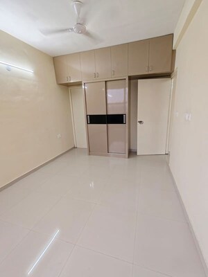 Room in 2 BHK Apartment at Pyramid Midtown, Sector 59 – for Rent