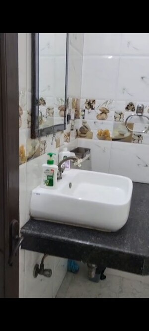 Bathroom in 1 RK Builder Floor at Lajpat Nagar Iii – for Rent