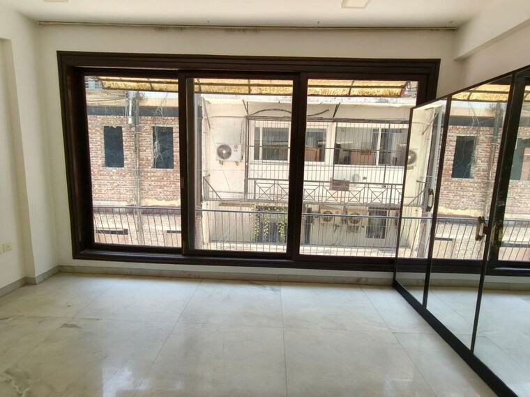 Room, defence colony 3 Bedroom 2200 Sq.Ft. Builder Floor In Defence Colony Delhi 10477906