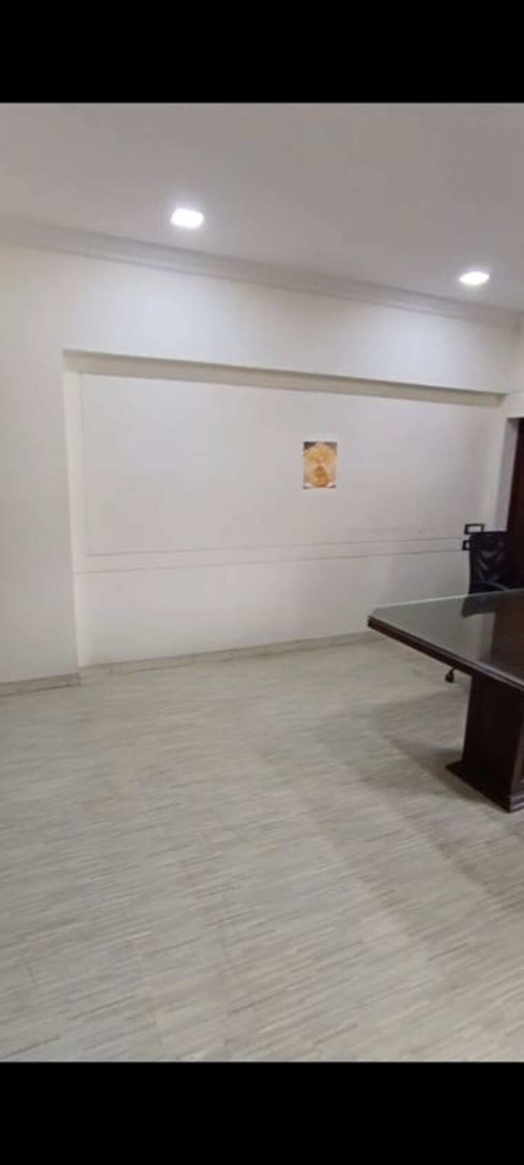 Room, lower parel west Commercial Office Space 670 Sq.Ft. In Lower Parel West Mumbai 10477911
