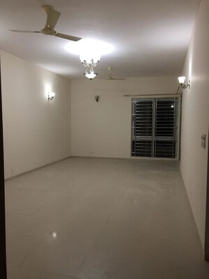 Room in 4 BHK Villa at Vatika Signature Villas, Sector 82 – for Sale