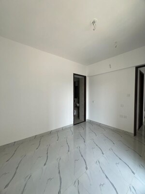 Room in 2 BHK Builder Floor at Raymond Ten X Habitat, Pokhran Road No Two – for Rent