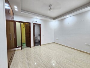 Room in 3 BHK Builder Floor at Chattarpur – for Rent