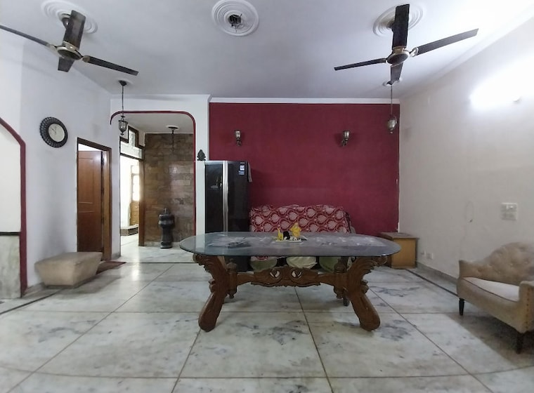 Living Room, sector 41 6 Bedroom 180 Sq.Mt. Independent House In Sector 41 Noida 10477957