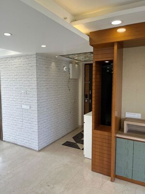 Room in 3.5 BHK Apartment at Bestech Park View Grand Spa, Sector 81 – for Rent