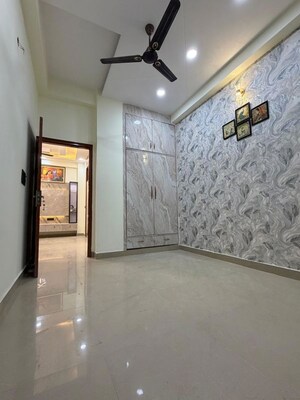 Room in 2 BHK Builder Floor at Jaipurias Sunrise Greens, Ahinsa Khand 1 – for Rent