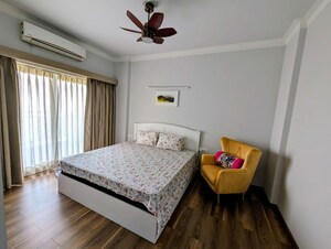Bedroom in 3.5 BHK Builder Floor at Central Park Flower Valley Aqua Front Towers, Sohna Sector 33 – for Rent