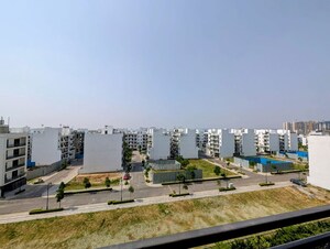 Master Plan in 3.5 BHK Builder Floor at Central Park Flower Valley Aqua Front Towers, Sohna Sector 33 – for Rent