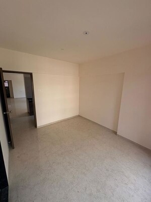 Room in 3 BHK Apartment at Sadhana Bliss, Malad West – for Rent