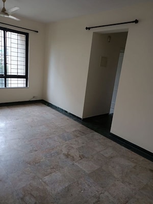 Room in 2 BHK Apartment at Hiranandani Estate Capri, Ghodbunder Road – for Rent
