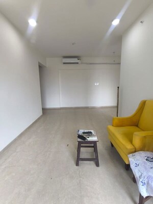 2 BHK Apartment For Rent in Raj Infinia, Malad West