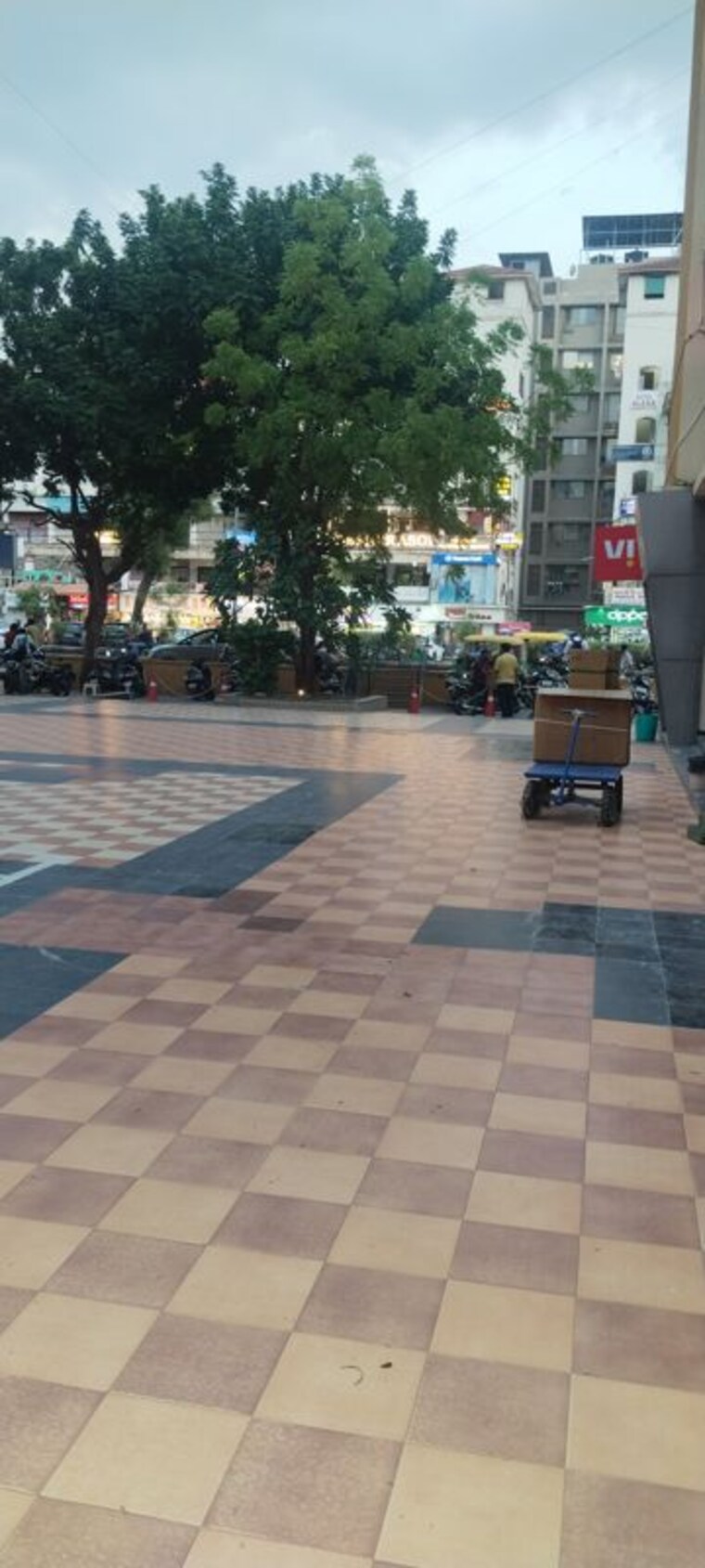  Parking, prahlad nagar Commercial Shop 300 Sq.Ft. In Prahlad Nagar Ahmedabad 10478001