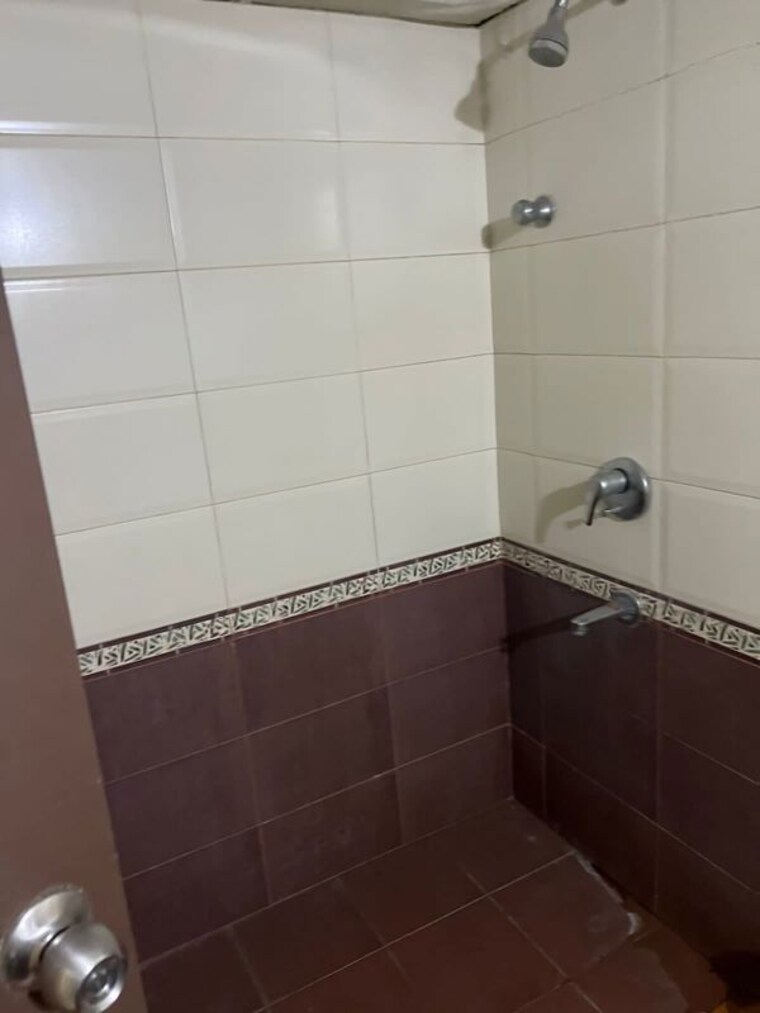 Bathroom, golden-nest-kalyani-nagar 2 Bedroom 852 Sq.Ft. Apartment In Kalyani Nagar Pune 10478050