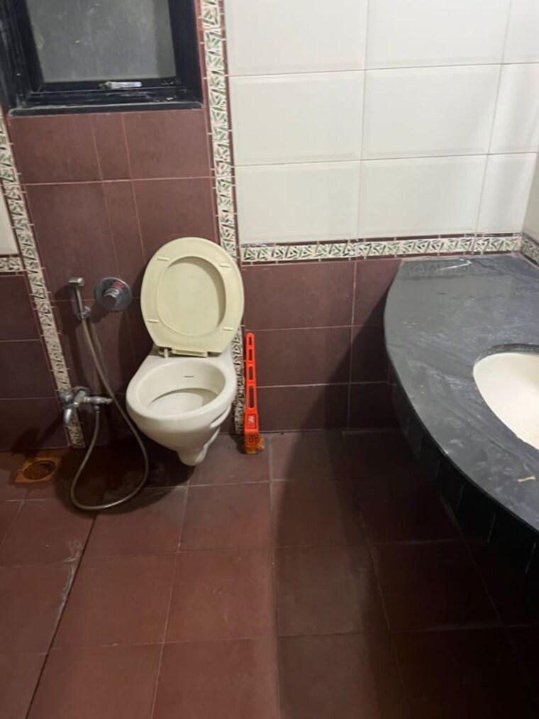 Bathroom, golden-nest-kalyani-nagar 2 Bedroom 852 Sq.Ft. Apartment In Kalyani Nagar Pune 10478050