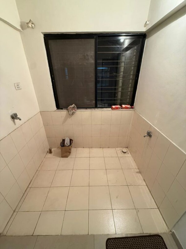 Bathroom, golden-nest-kalyani-nagar 2 Bedroom 852 Sq.Ft. Apartment In Kalyani Nagar Pune 10478062