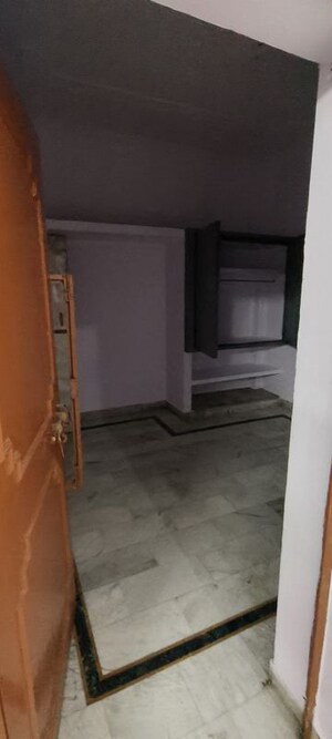 Room in 2.5 BHK Independent House at Gomti Nagar – for Rent