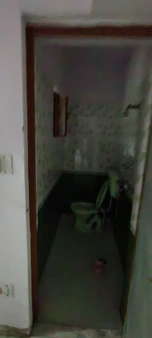 Bathroom in 2.5 BHK Independent House at Gomti Nagar – for Rent