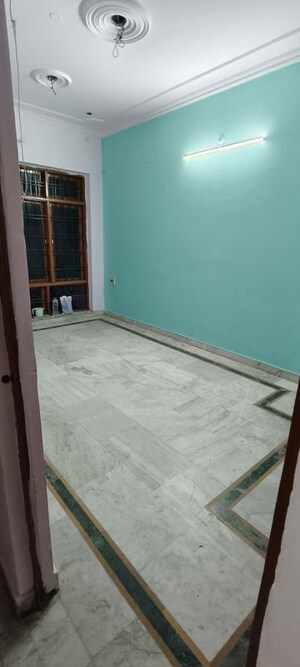 Room in 2.5 BHK Independent House at Gomti Nagar – for Rent