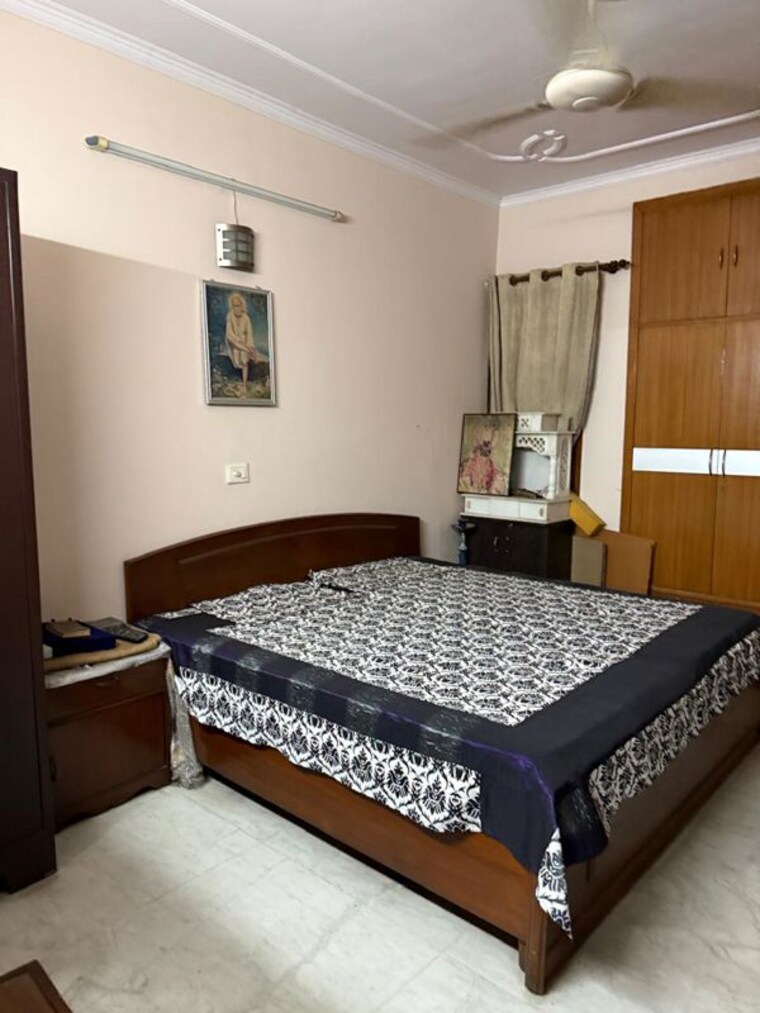Bedroom, arun-vihar-sector-37 6+ Bedroom 1800 Sq.Ft. Apartment In Sector 37 Noida 10478125