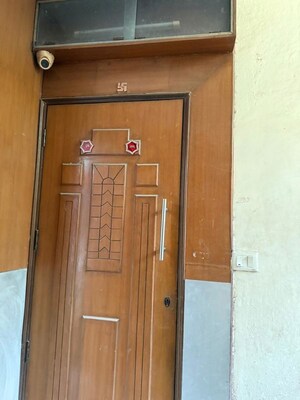 Furnished Amenities in 6+ BHK Apartment at Arun Vihar Sector 37, Sector 37 – for Sale