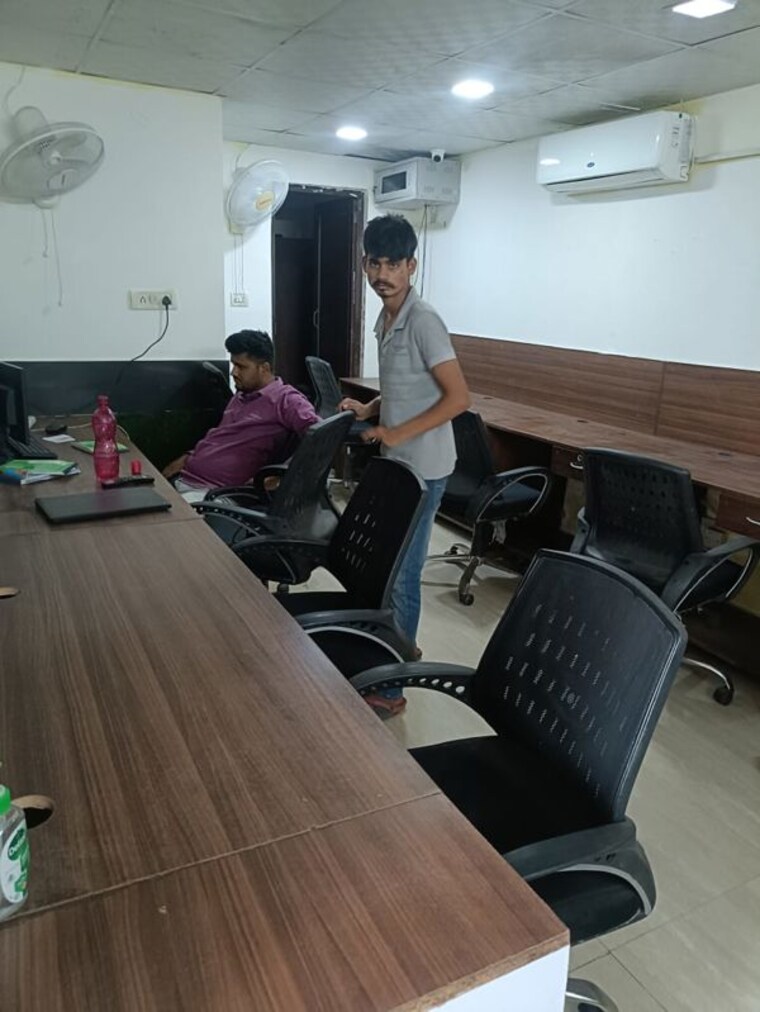 Team Area, sector 2 Commercial Office Space 700 Sq.Ft. In Sector 2 Noida 10478140