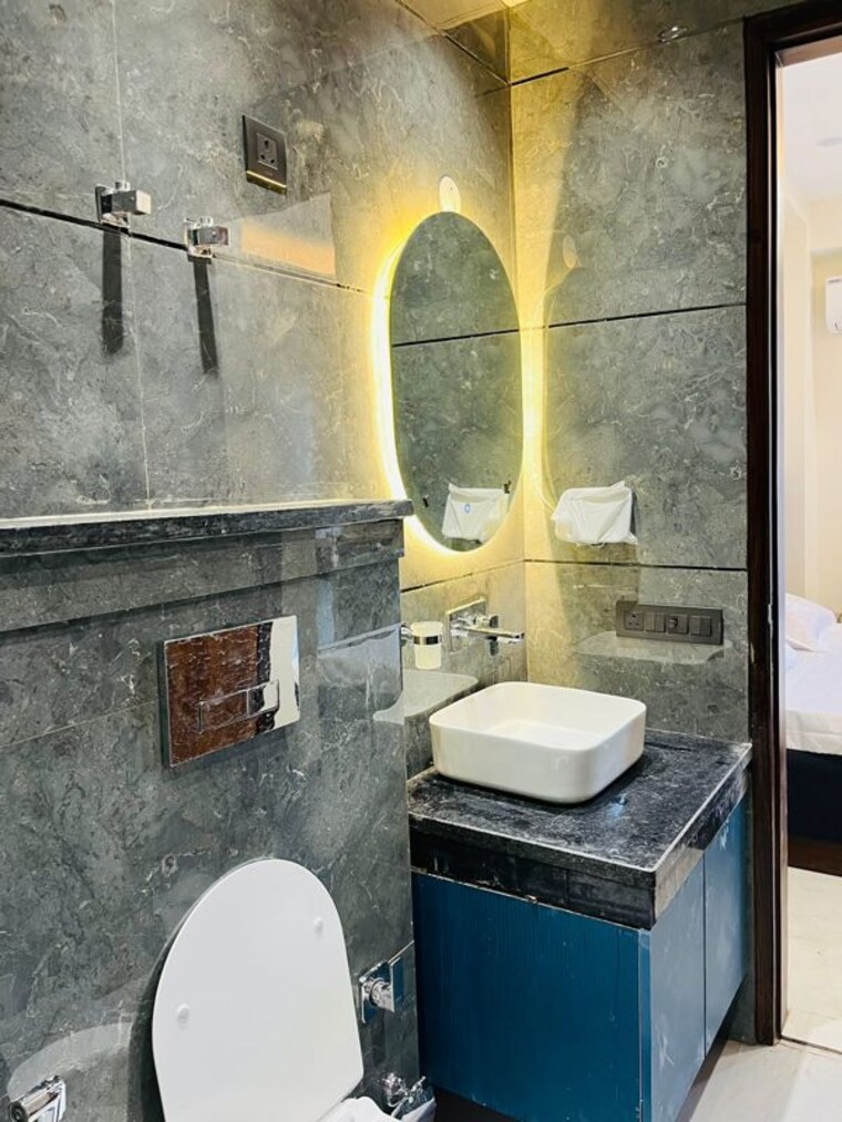 Bathroom, sector 43 2 Bedroom 1500 Sq.Ft. Builder Floor In Sector 43 Gurgaon 10478115