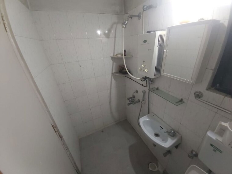 Bathroom, kusum-kunj 2 Bedroom 1105 Sq.Ft. Apartment In Prabhat Road Pune 10478138